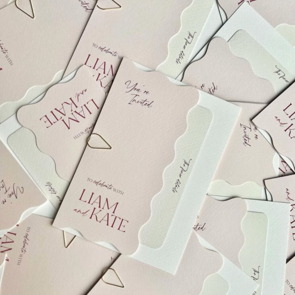 Wedding invitations with a curved edge 